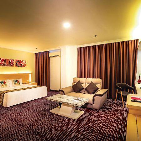 Rhr Hotel カジャン エクステリア 写真
