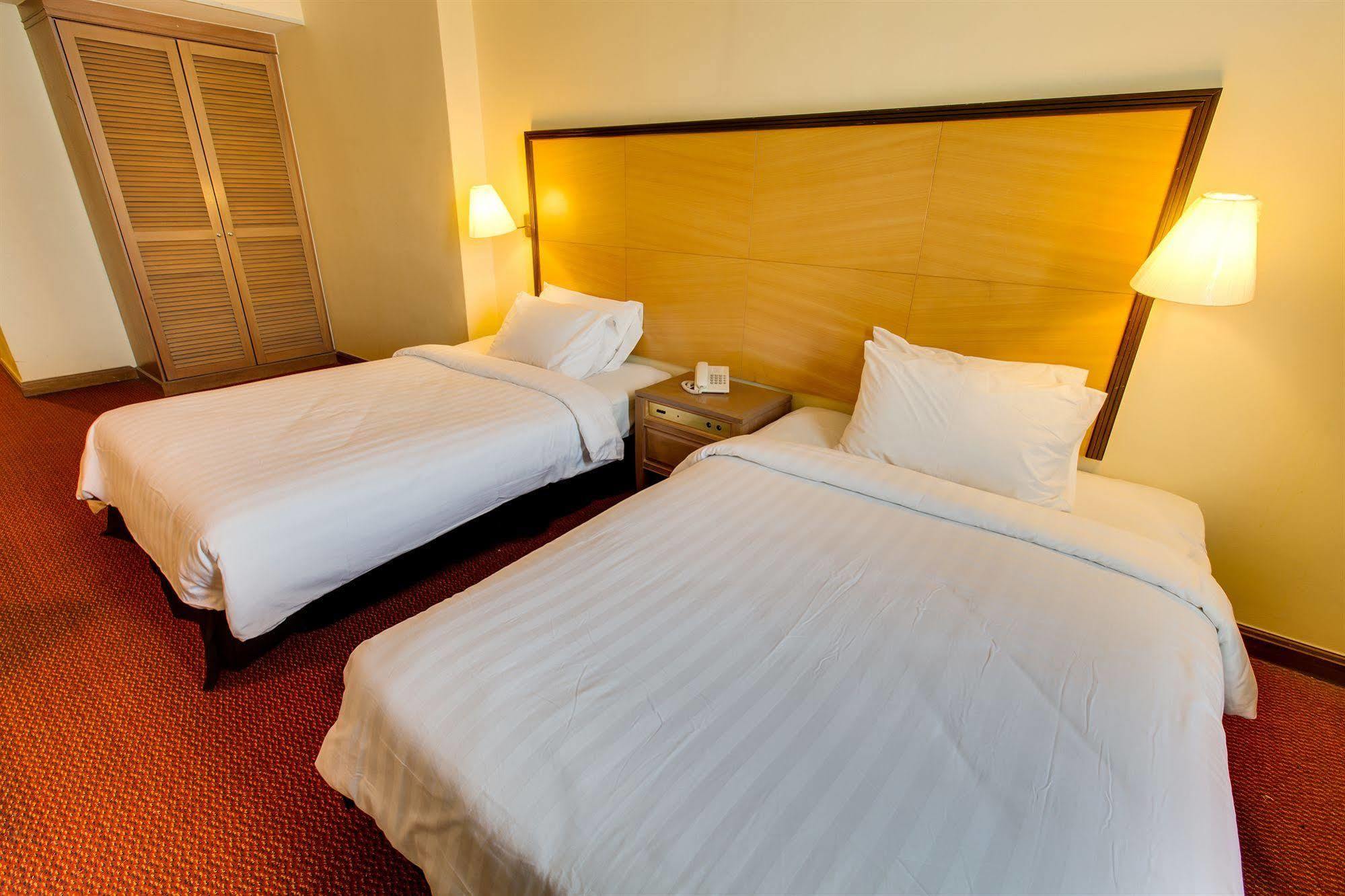 Rhr Hotel カジャン エクステリア 写真