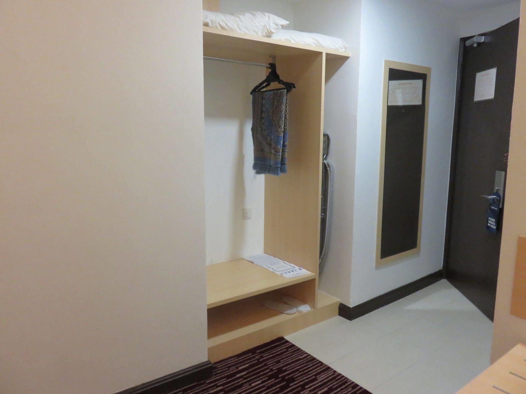 Rhr Hotel カジャン エクステリア 写真