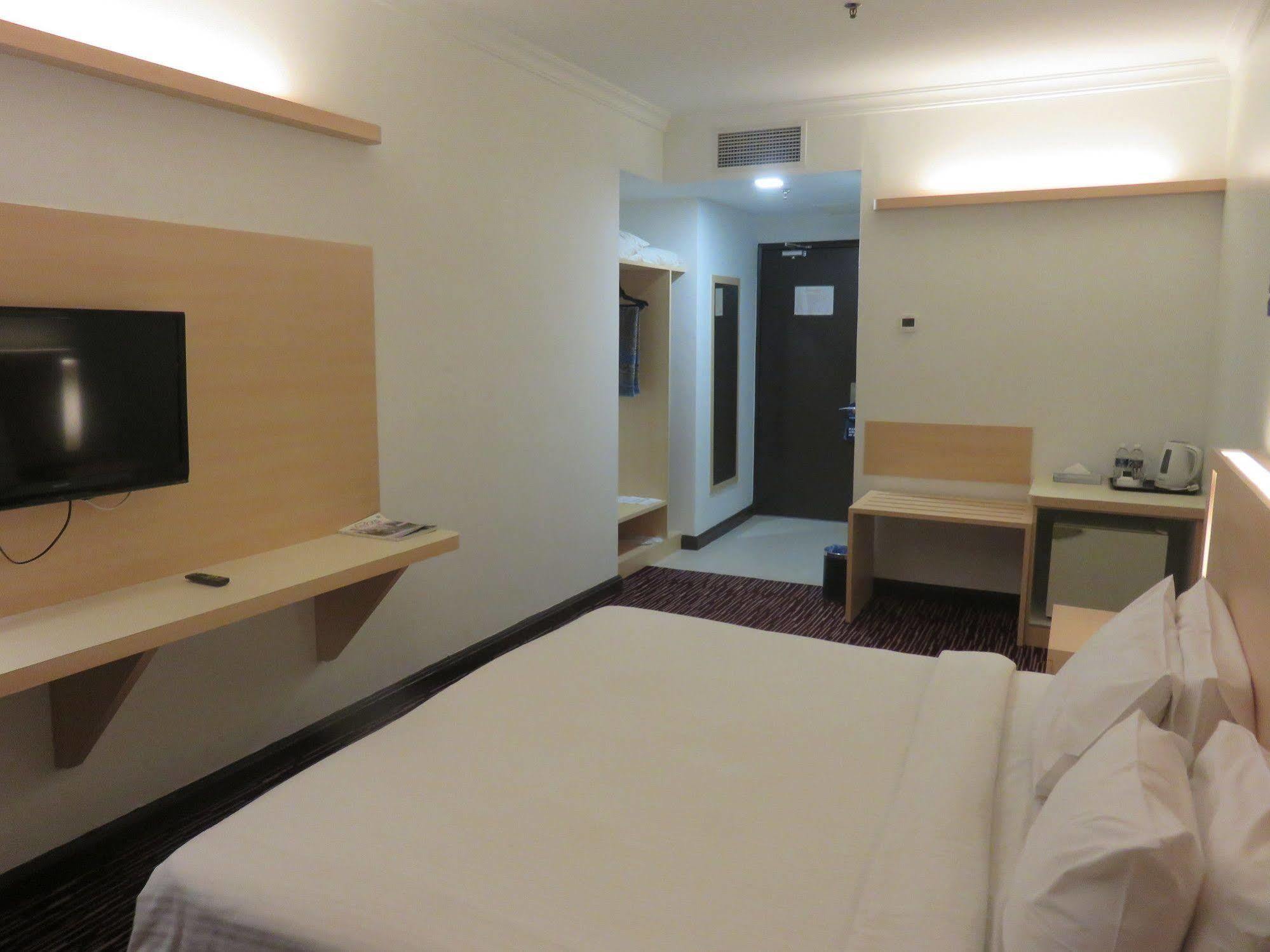 Rhr Hotel カジャン エクステリア 写真